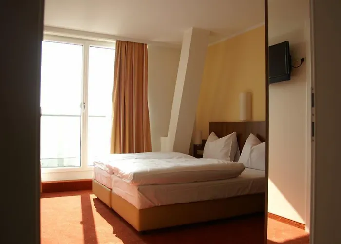 Hahn Hotel 3*