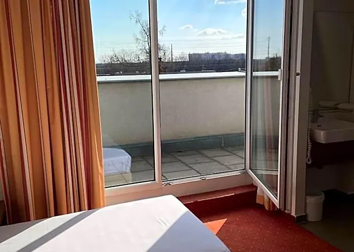 Hahn Hotel 3*